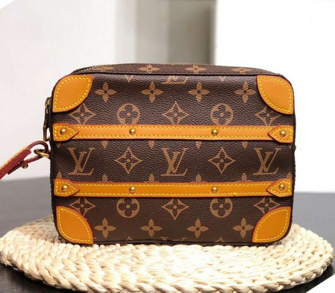 L0vis Vvtt0n Monogram Canvas Soft Trunk Pouch