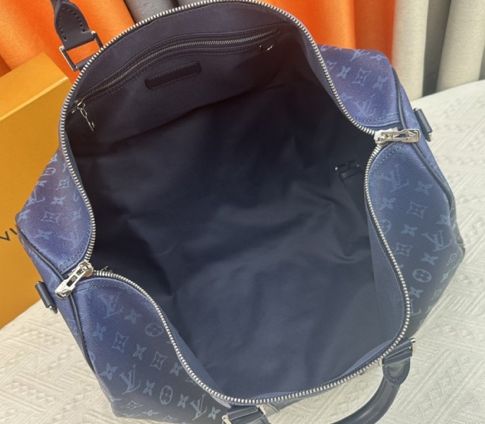 L0vis Vvtt0n Monogram Gradient Canvas Keepall Bandouliere 55 In Navy Blue