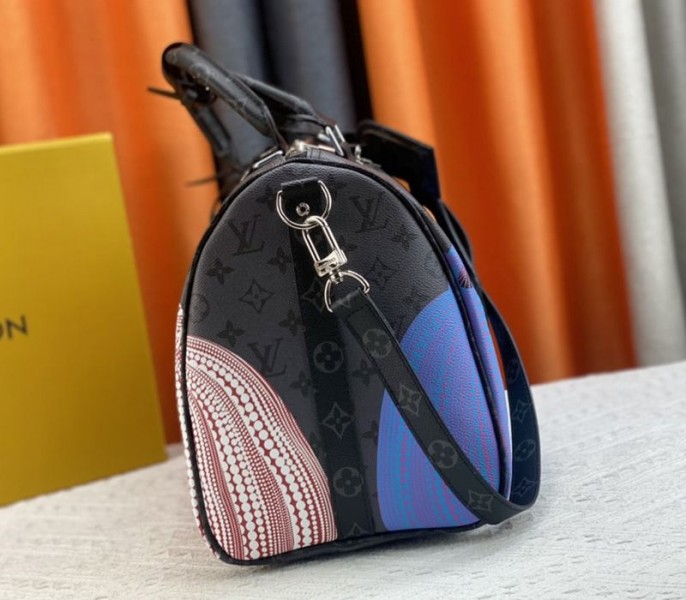 l0vis vvtt0n x yk monogram eclipse reverse keepall 45 lU*gage in pumpkin