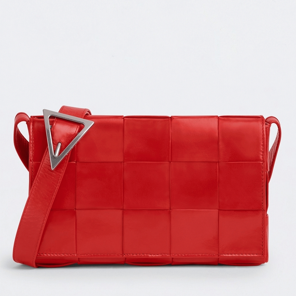 Top Quality Knockoff B0tt*ga Ven*ta Cassette Bag In Red