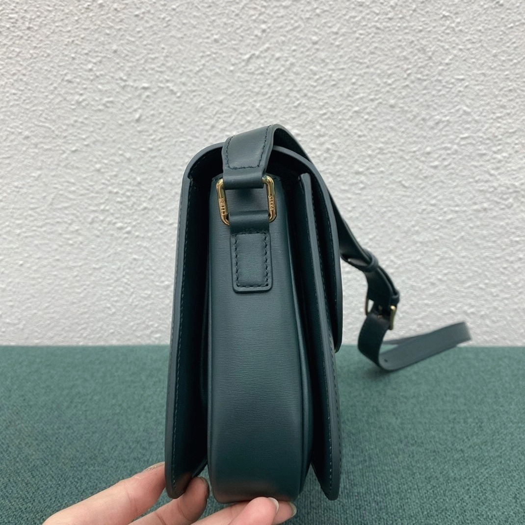 Top Quality Fake Ce1i*e Triomphe Medium Bag In Amazone