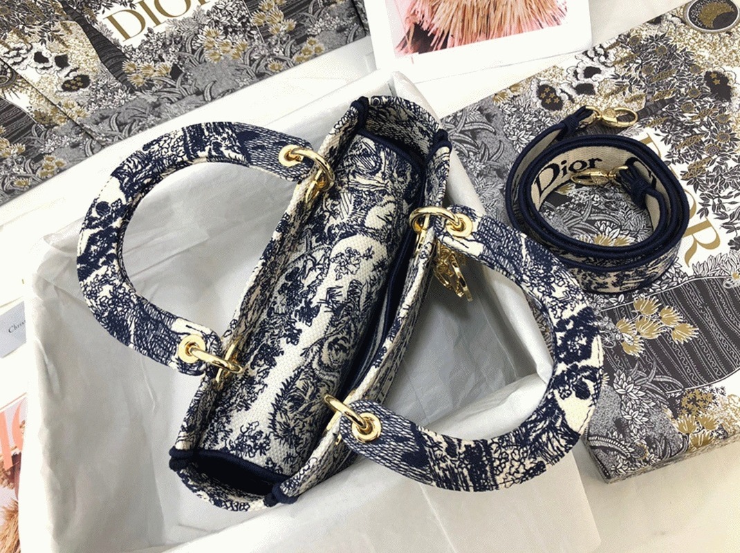 D10r Lady D-Lite Medium Bag Knockoff in Blue Toile de Jouy Embroidery