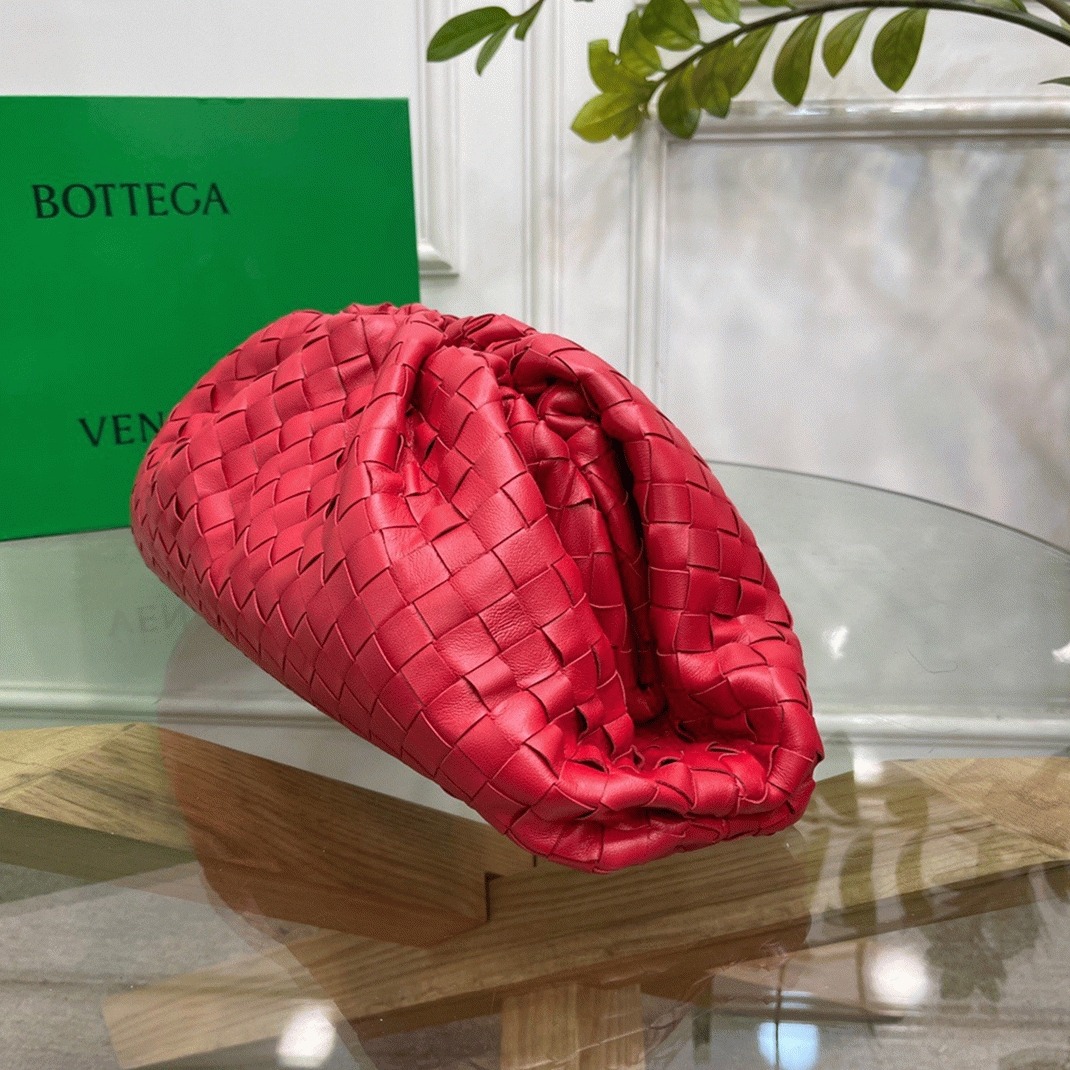 Fake B0tt*ga Ven*ta Large Pouch Clutch Bag Red