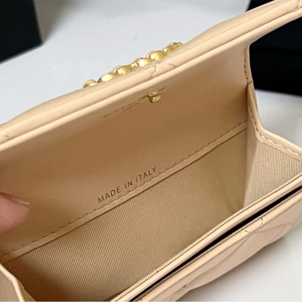 Ch**el 19 flap card holder