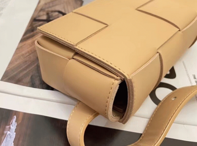Fake B0tt*ga Ven*ta Cassette Belt Bag Beige