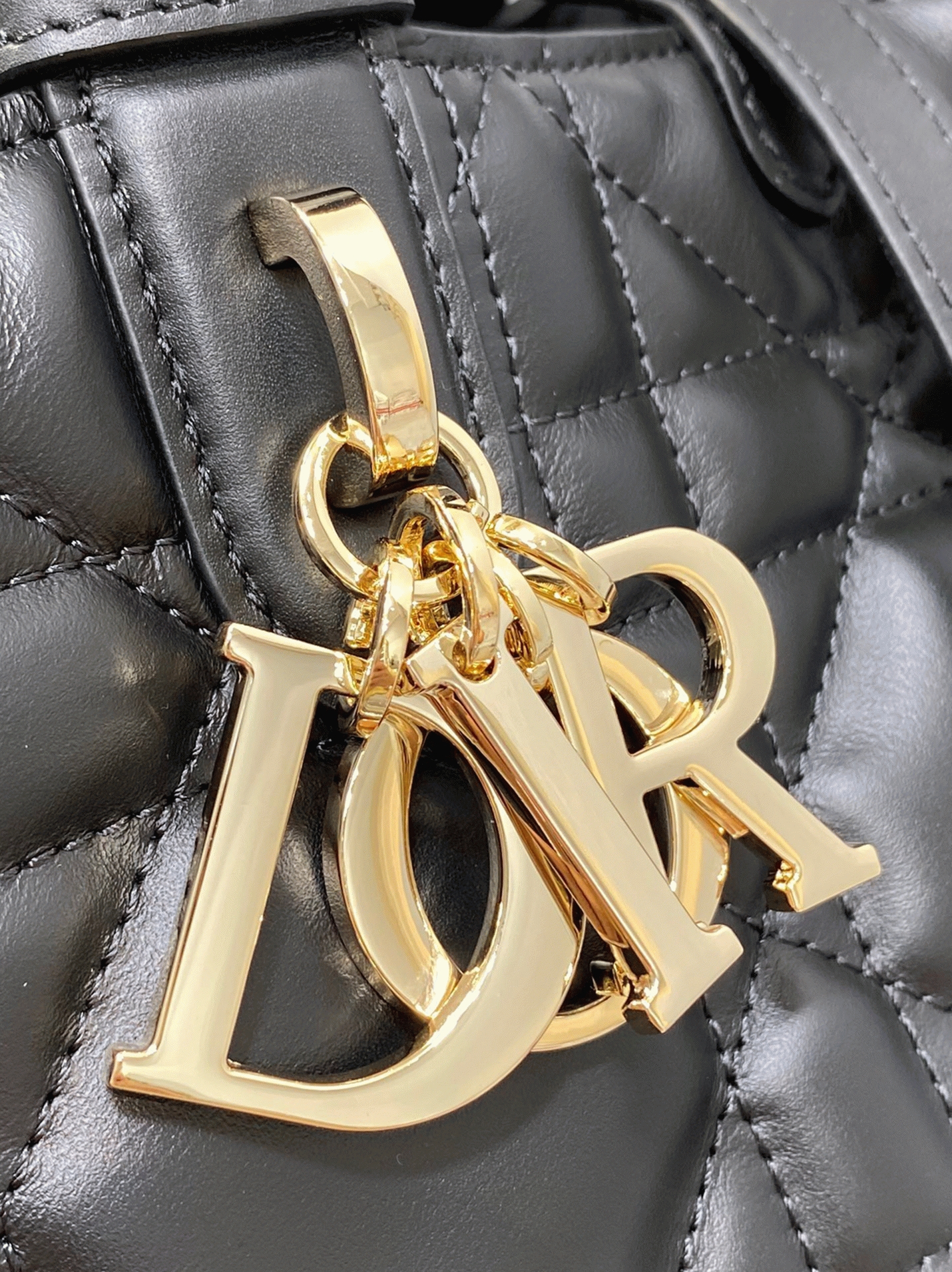 D10r Toujours Medium Bag Replica in Black Macrocannage Calfskin