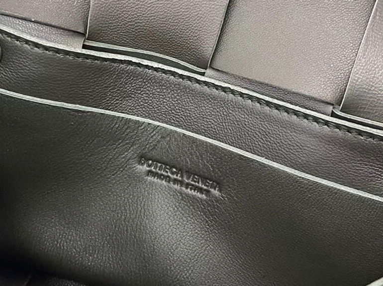 Fake B0tt*ga Ven*ta Cassette Belt Bag Black