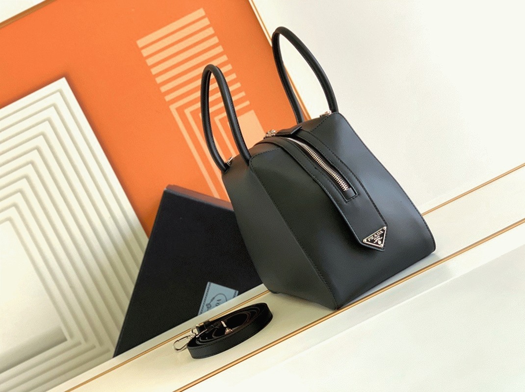 Pra*a S*pernova Small Top Handle Bag Fake in Black