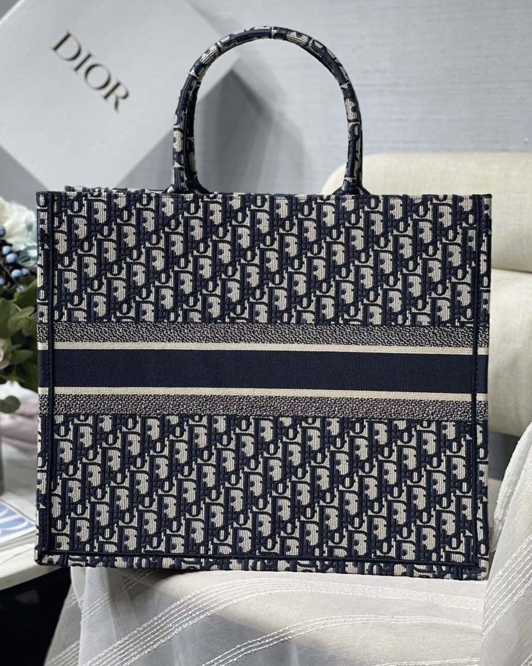 D10r Large Book Tote Bag Fake in Blue D10r Oblique Embroidery