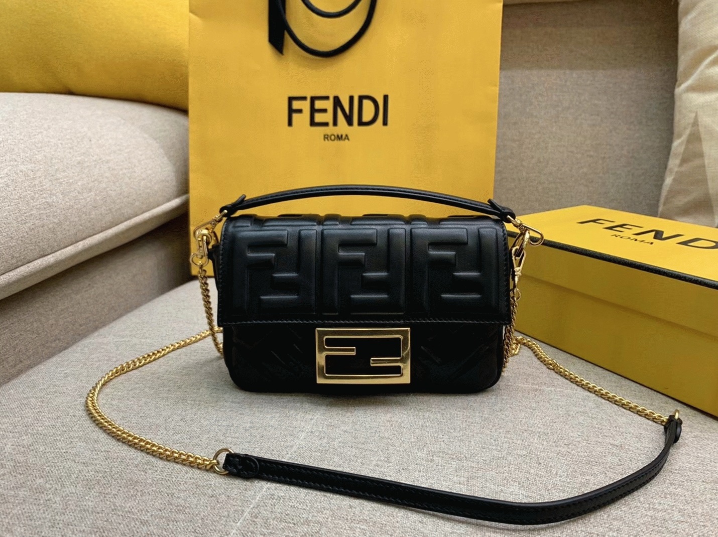 Top Quality Fake F**di Small Baguette Bag In Black FF
