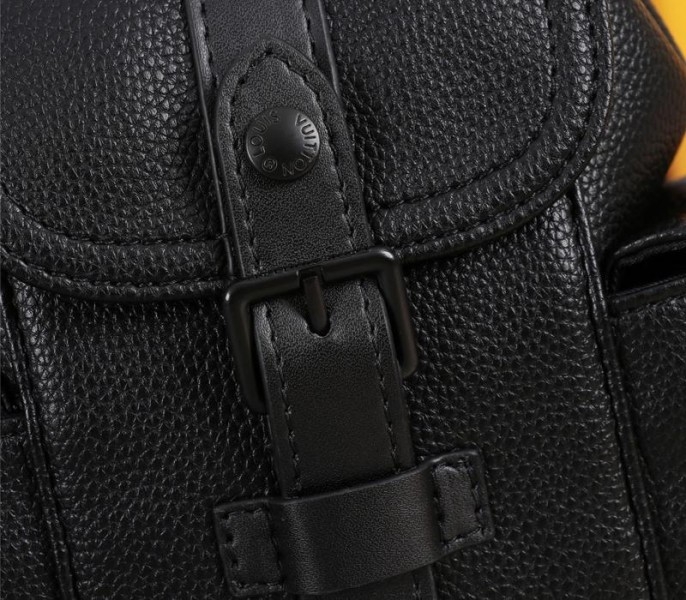 L0vis Vvtt0n Taurillon Leather Christopher XS Backpack In Black