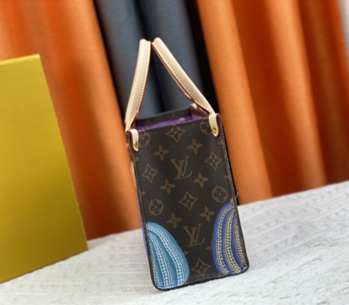 L0vis Vvtt0n X YK Monogram Canvas Onthego PM Tote In Pumpkin