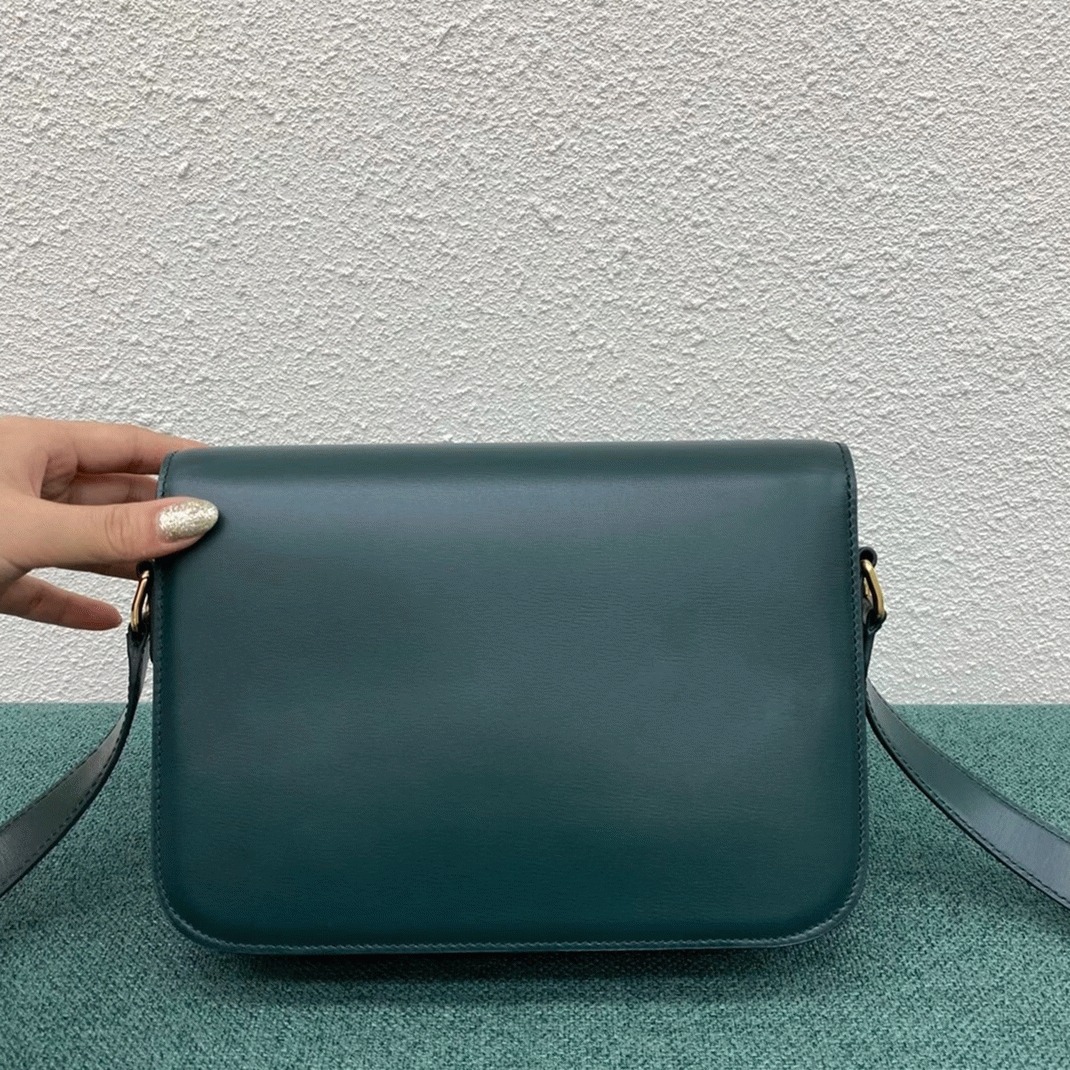 Top Quality Fake Ce1i*e Triomphe Medium Bag In Amazone