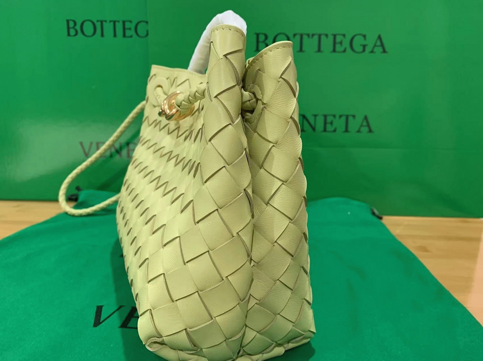 Replica B0tt*ga Ven*ta Small Andiamo Bag Ice Cream