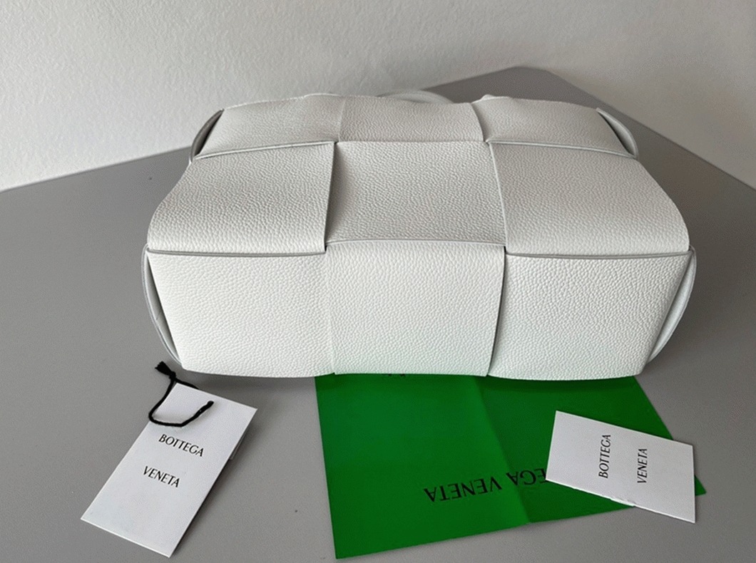 Replica B0tt*ga Ven*ta Arco Small Tote White