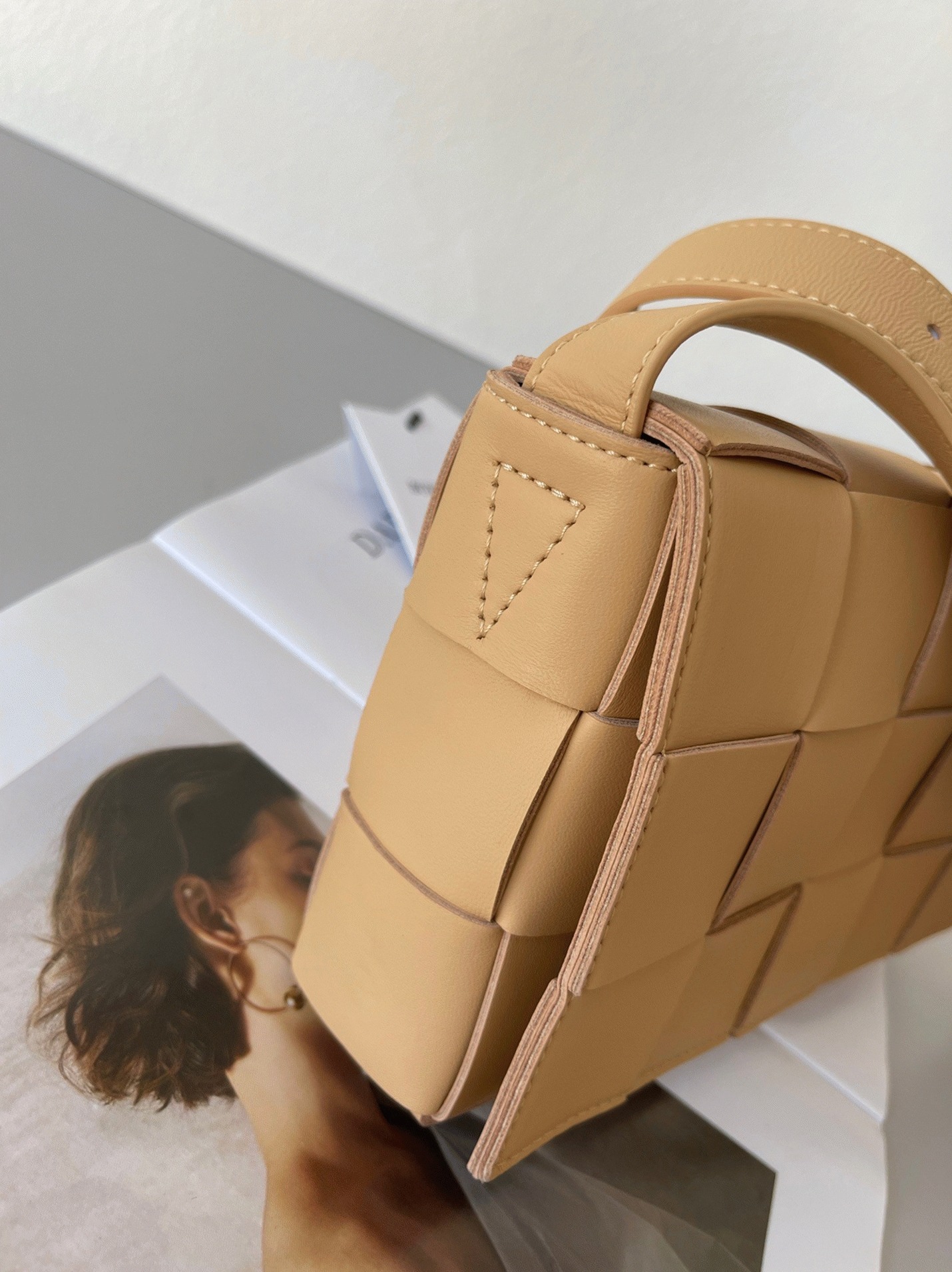 Top Quality Knockoff B0tt*ga Ven*ta Cassette Bag In Almond