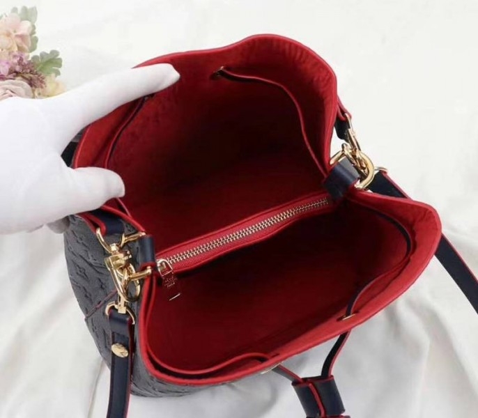 L0vis Vvtt0n Monogram Empreinte NeoNoe MM Bag In Marine Rouge