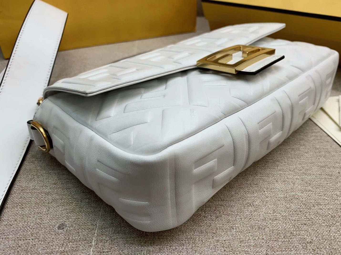 Top Quality Knockoff F**di Medium Baguette Bag In White FF