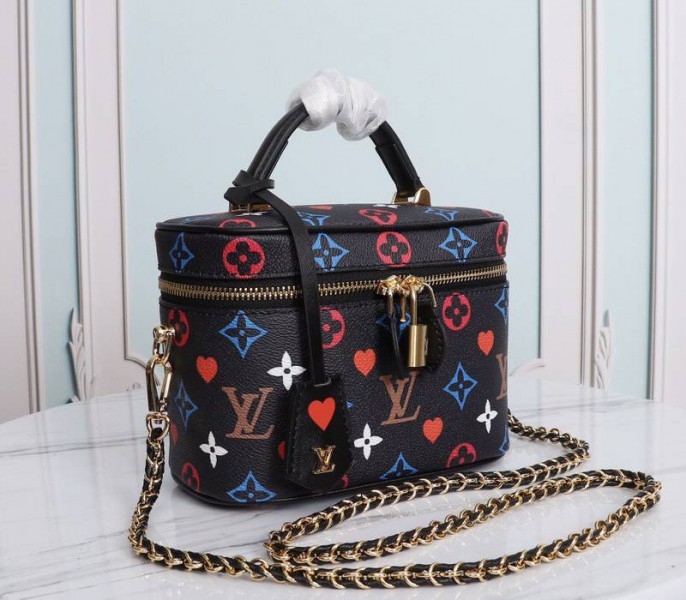 L0vis Vvtt0n Game On Vanity PM Bag In Black