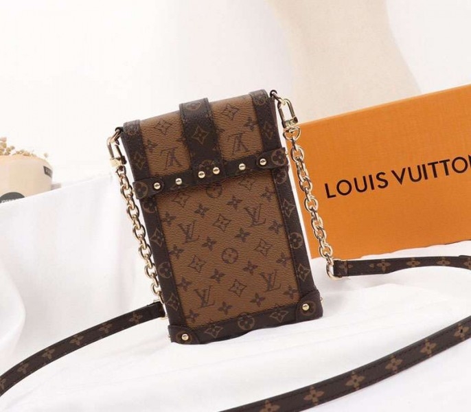 L0vis Vvtt0n Monogram Reverse Canvas Vertical Trunk Pochette