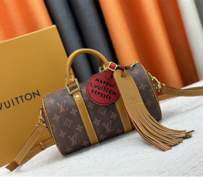 L0vis Vvtt0n Monogram Dust Canvas Keepall Bandouliere 25 City Bag In Aged Natural