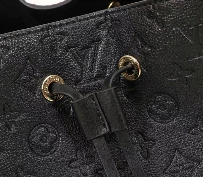 L0vis Vvtt0n Monogram Empreinte NeoNoe MM Bag In Black