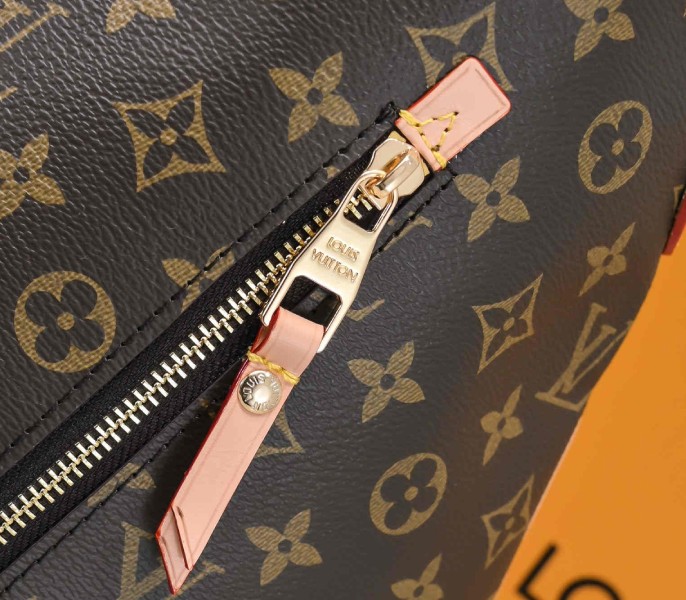 L0vis Vvtt0n Monogram Canvas Delightful GM Tote In Beige