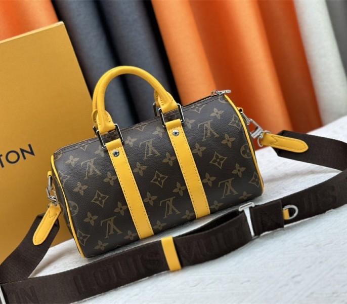 L0vis Vvtt0n Monogram Macassar Canvas Keepall Bandouliere 25 In Safran Yellow