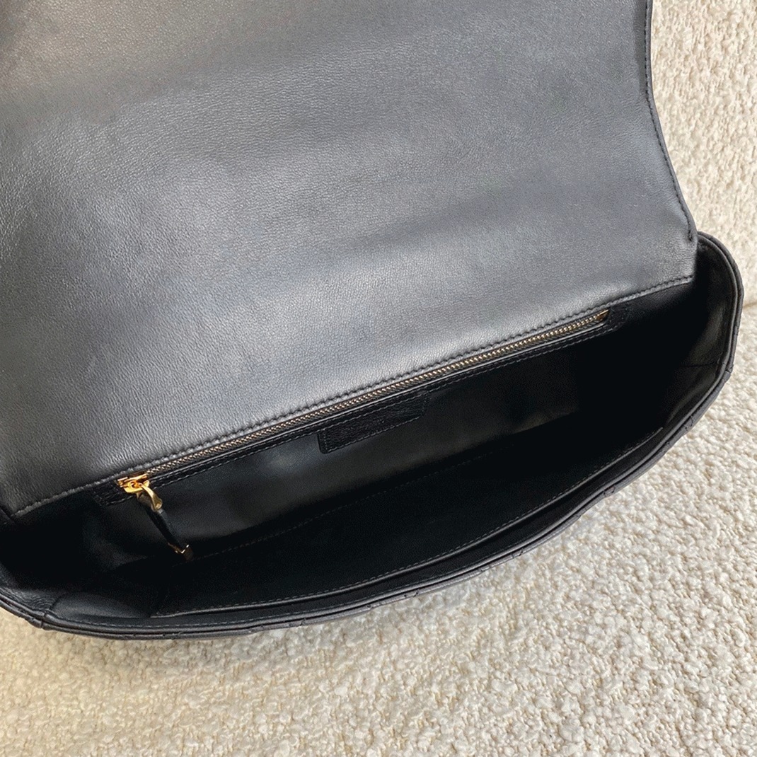 D10r Caro Large Bag Fake in Black