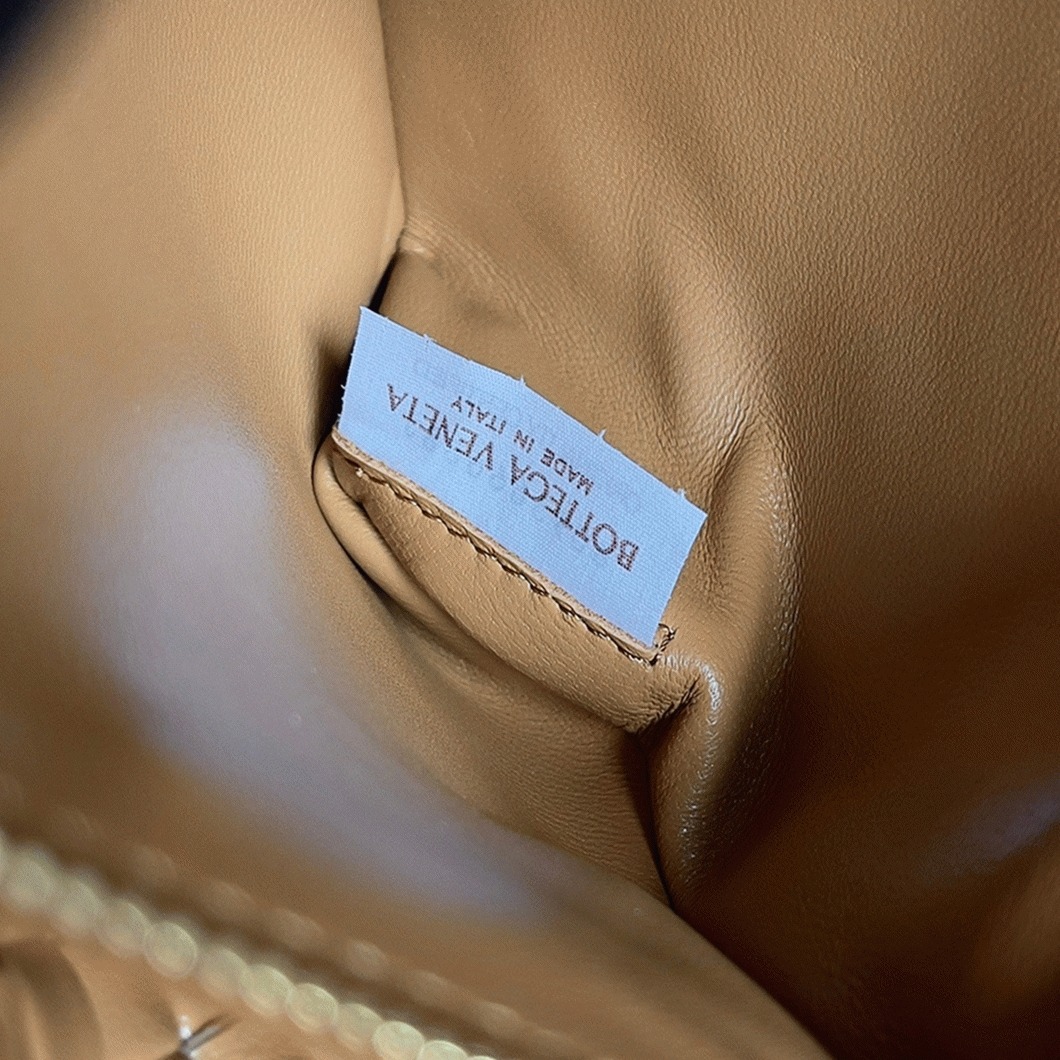 Fake B0tt*ga Ven*ta Cobble Small Bag Caramel