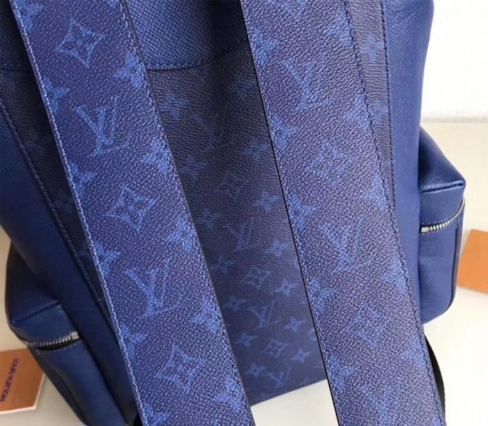 L0vis Vvtt0n Taiga Leather Outdoor Backpack In Pacific Blue