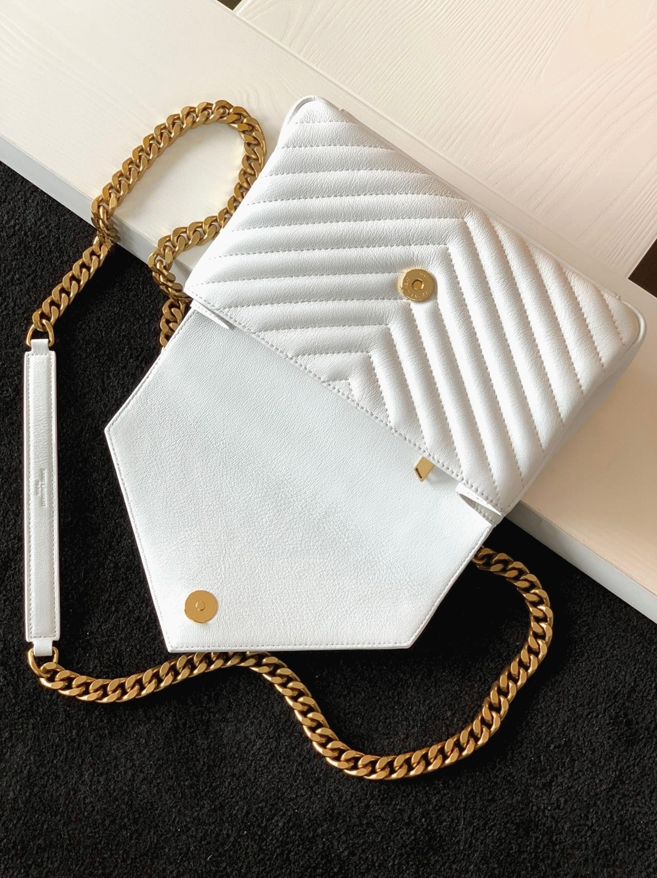 Replica Sa1nt Lau*nt College Medium Chain Bag White