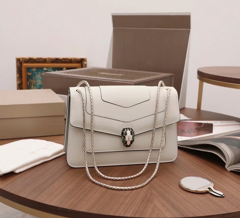 Replica Bv1g*ai Serpenti Forever Medium Shoulder Bag White Calfskin