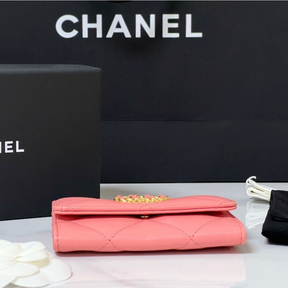Ch**el 19 flap card holder