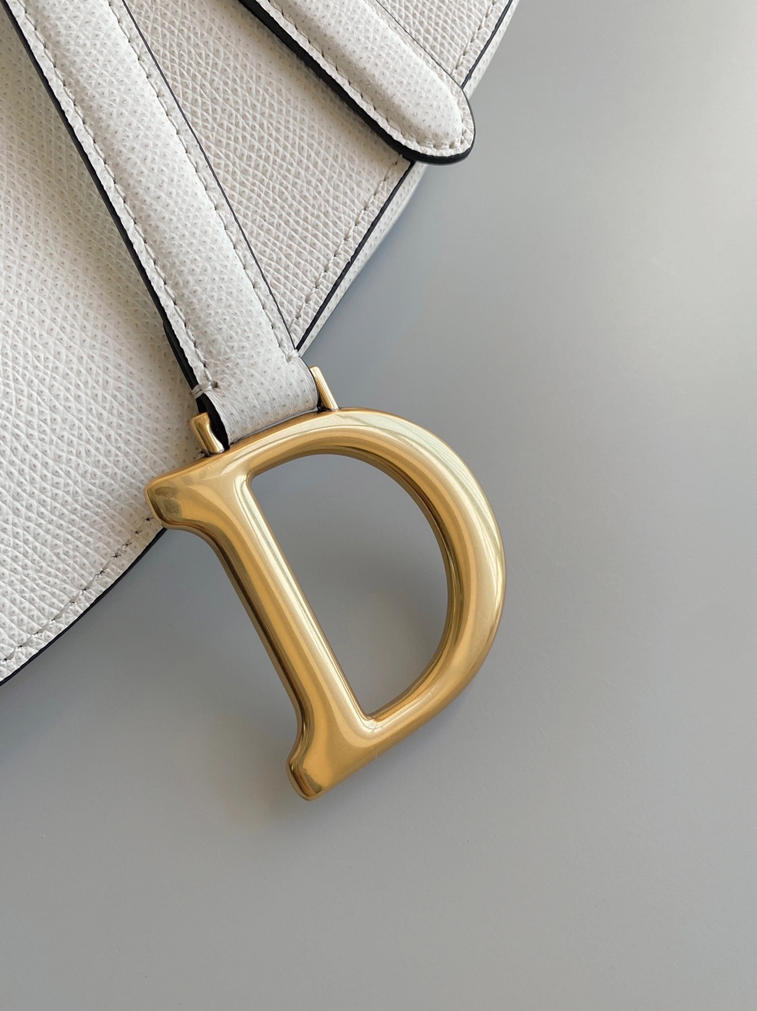 D10r Saddle Bag with Strap Replica in White Grained Calfskin