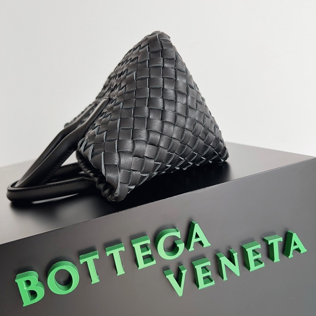Top Quality Fake B0tt*ga Ven*ta Cabat Mini Bag In Black Intrecciato Lambskin