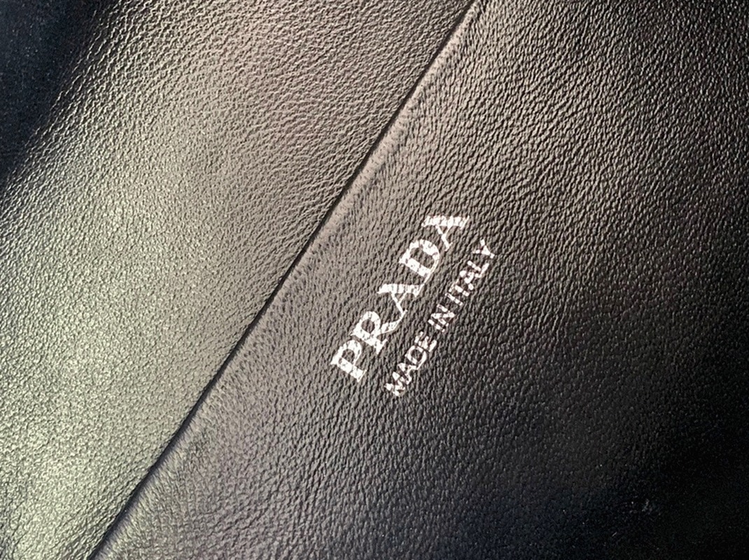 Pra*a S*pernova Small Top Handle Bag Fake in Black