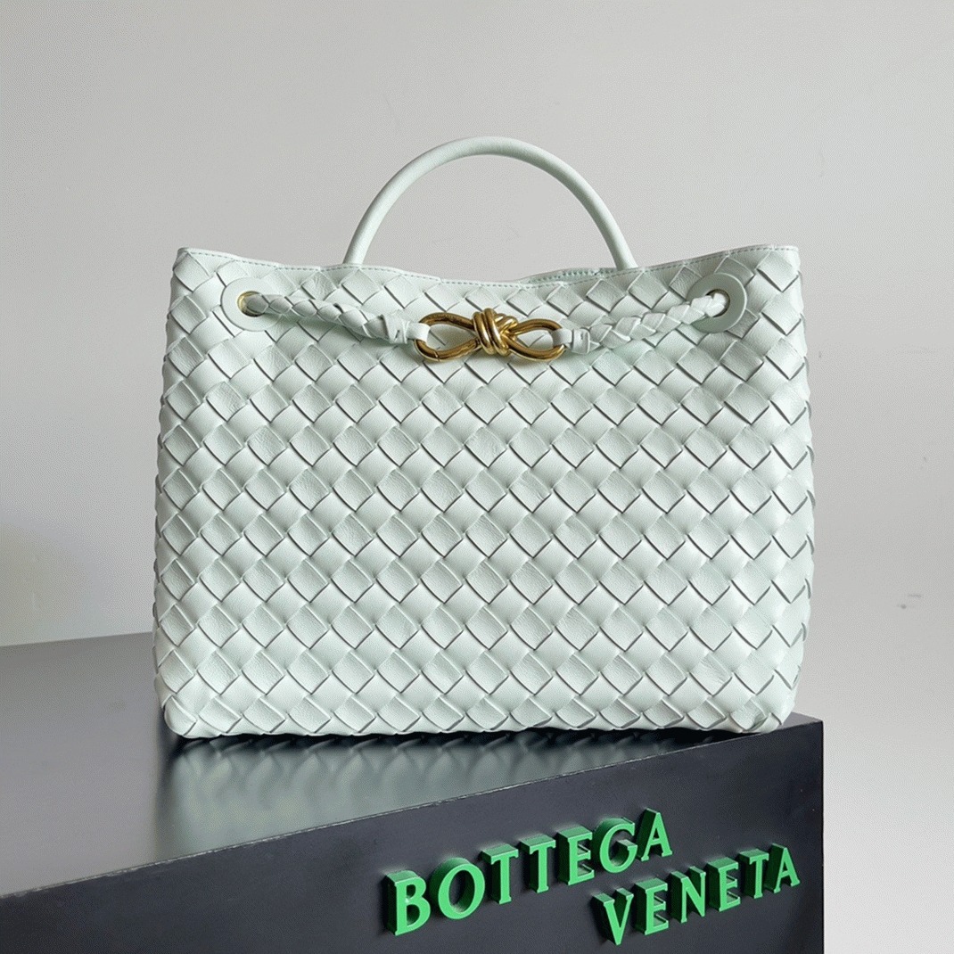 Fake B0tt*ga Ven*ta Andiamo Medium Bag Glacier