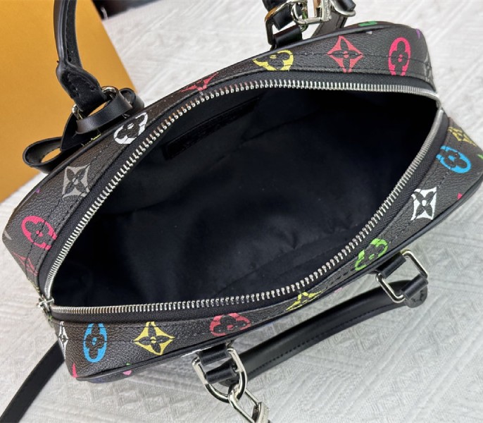 L0vis Vvtt0n X TM Multicolored East West In Black