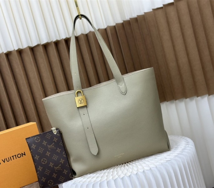 L0vis Vvtt0n Low Key Cabas MM Bag In Limestone Gray