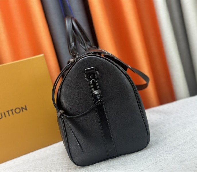 L0vis Vvtt0n Taiga Leather Keepall Bandouliere 45 In Black And Monogram Macassar Canvas