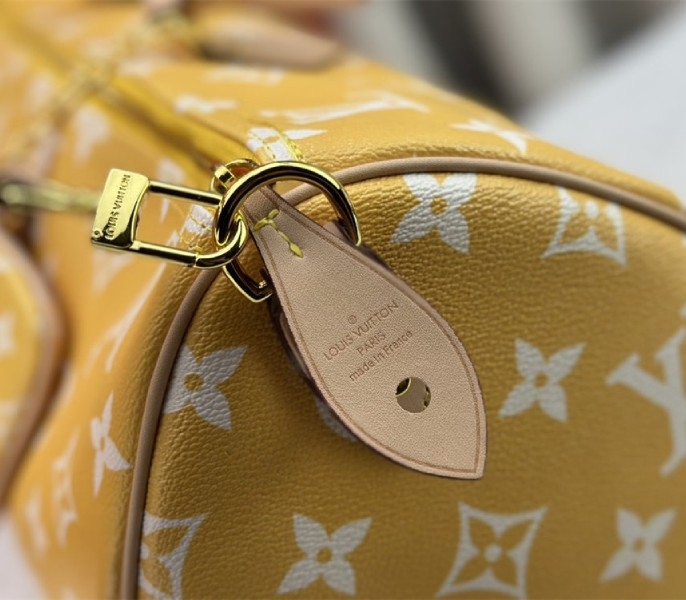 L0vis Vvtt0n Speedy P9 Bandouliere 50 Bag In Yellow