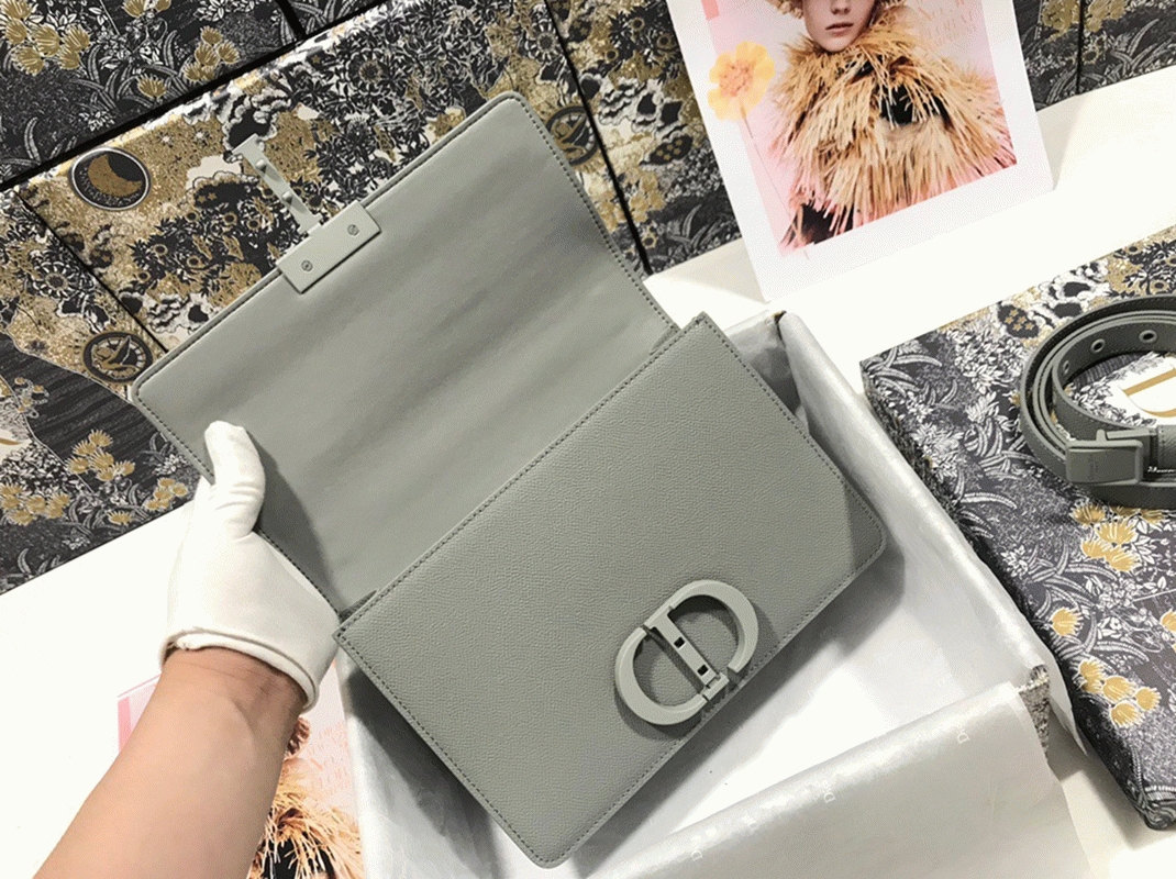 D10r 30 Montaigne Medium Bag Replica in Grey Ultramatte Grained Calfskin