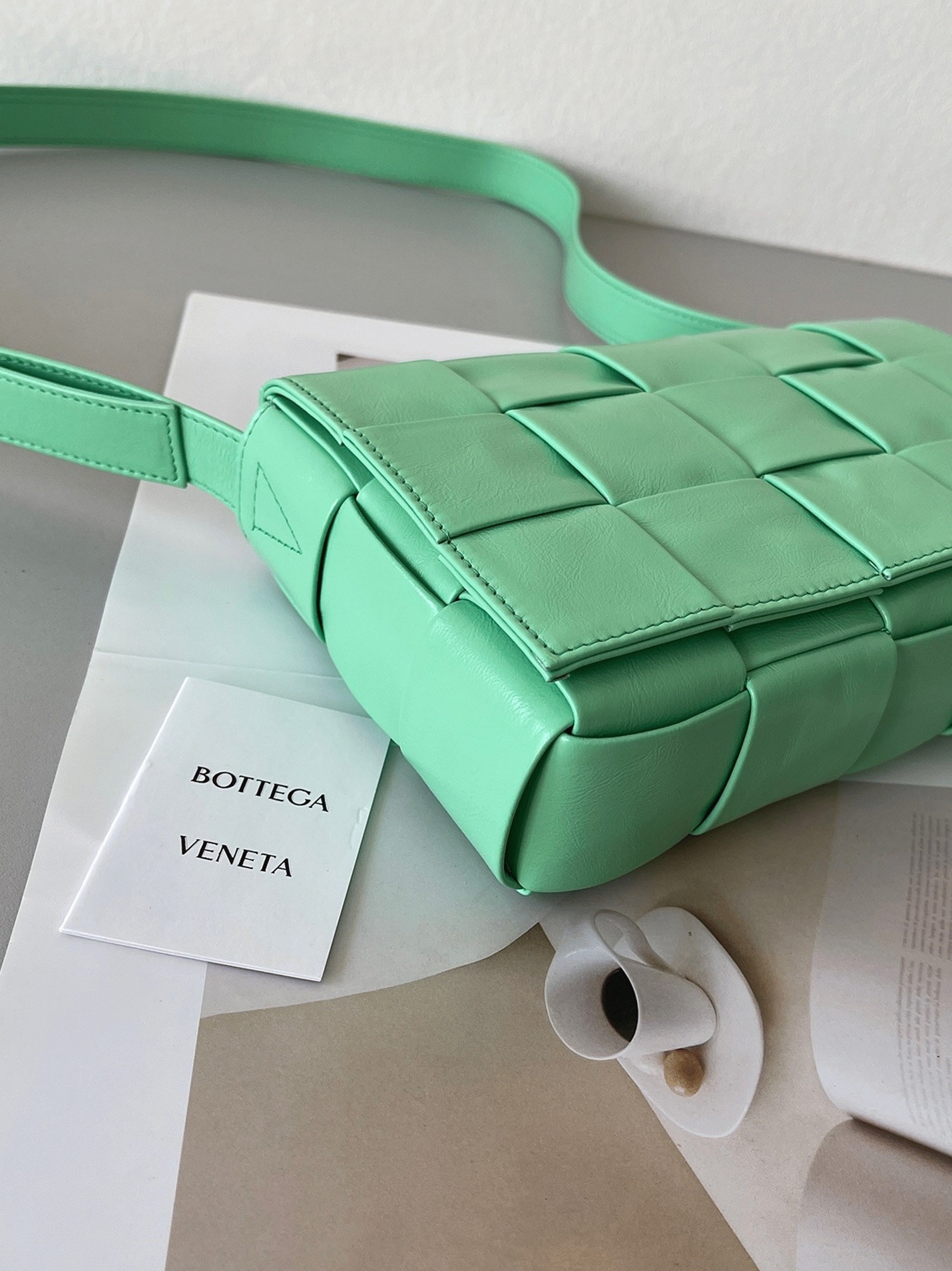 Top Quality Knockoff B0tt*ga Ven*ta Cassette Bag In Fountain