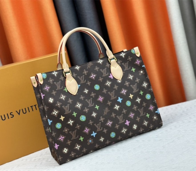 L0vis Vvtt0n Monogram Craggy Onthego MM Tote In Chocolate