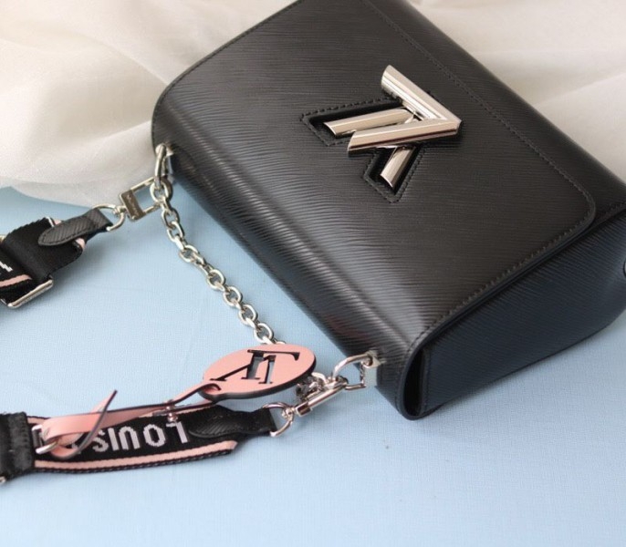 L0vis Vvtt0n Epi Leather Twist MM Bag In Black With Jacquard Strap