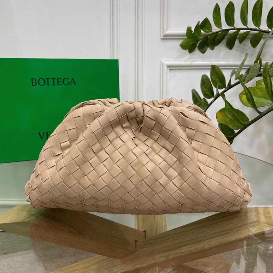 Fake B0tt*ga Ven*ta Large Pouch Clutch Bag Beige