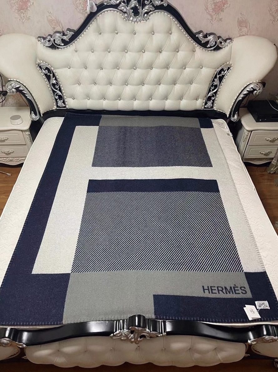 Fake H**me5 H Riviera blanket in marine wool and cashmere