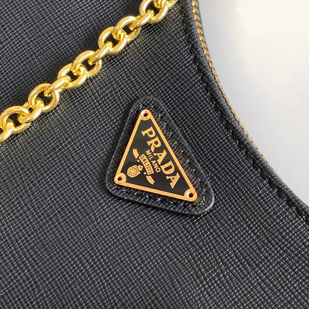 Pra*a Re-Edition 2005 Shoulder Bag Fake in Black