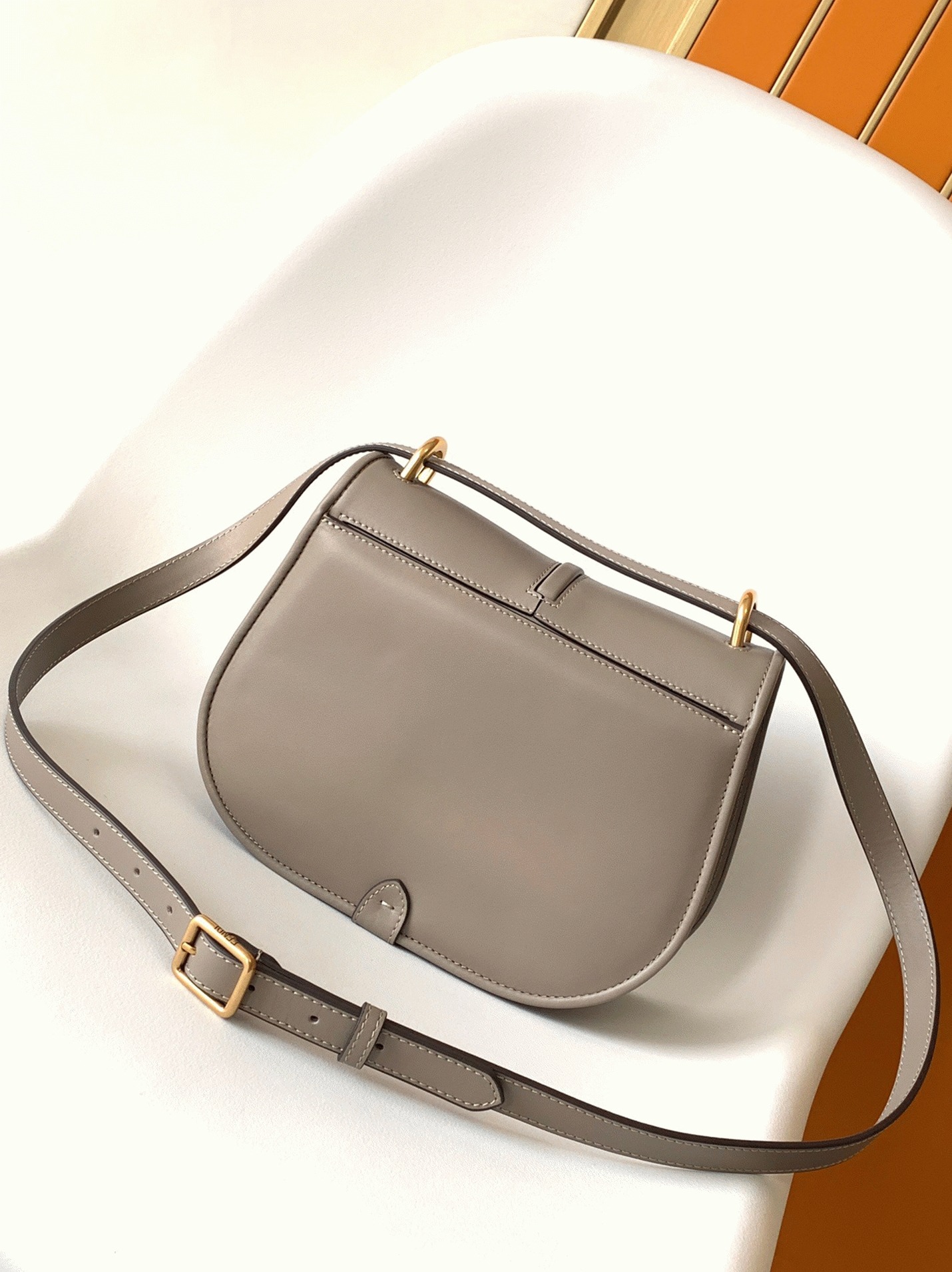 Top Quality Fake F**di C’mon Medium Bag in Grey